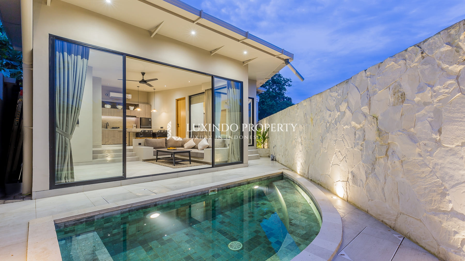 TUMBAK BAYUH - JUNGLE VIEW POOL VILLA FOR LEASE (LHV1020)